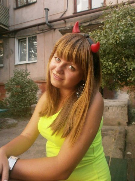 Аня Горячая