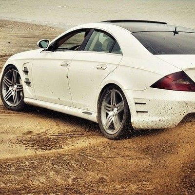 Женя Комельков