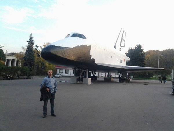 Леонов Виктор