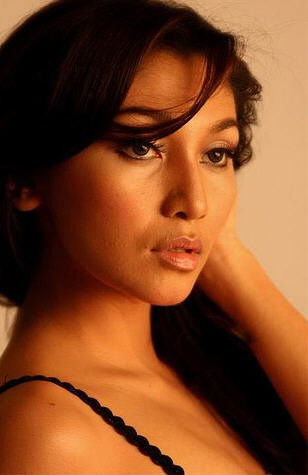 Лола Хайдарова