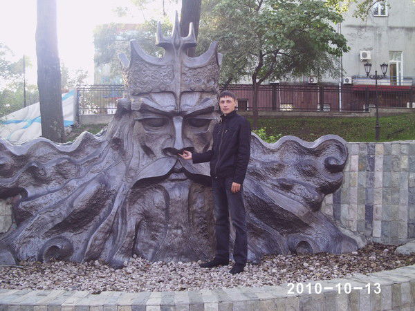 Денис Неценко