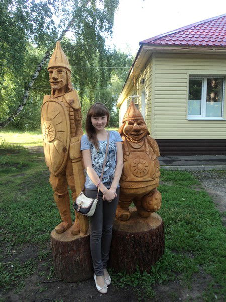 Лена Седельникова