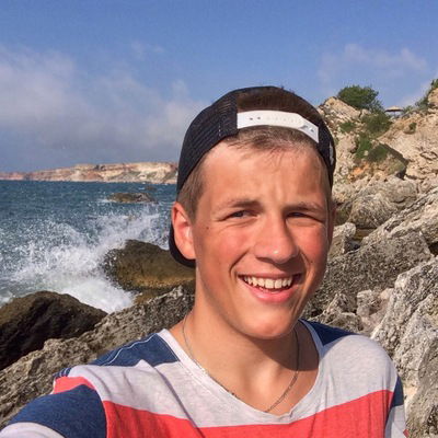 Павел Воронин