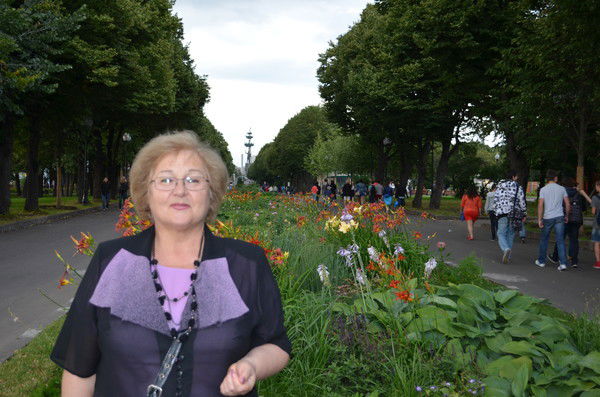 Нина Елизарова