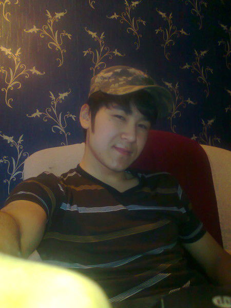 Есет Саденов