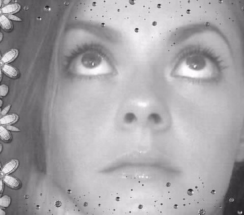 Анюта Попова