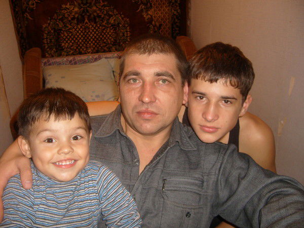 Виктор Ларионов