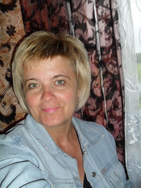 Валя Aнищук