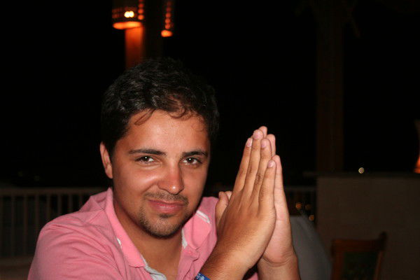 Андрей Ермолаев