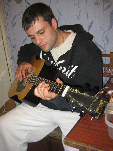 Женя Олейник