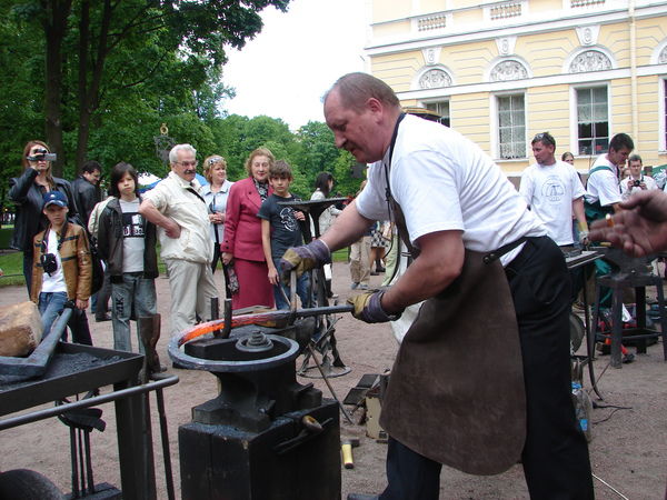 Александр Кожуро