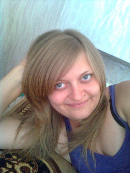 Лена Колобова