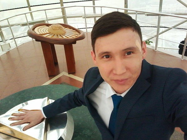 Максат Абугалиев