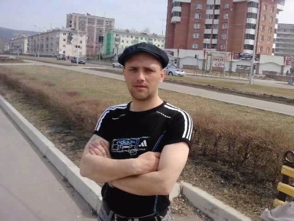 Толик Попов