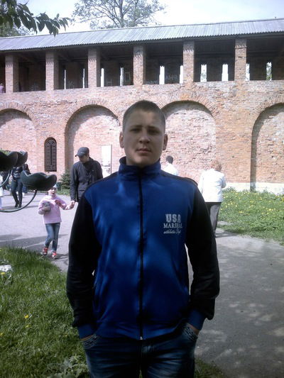 Женя Николаев