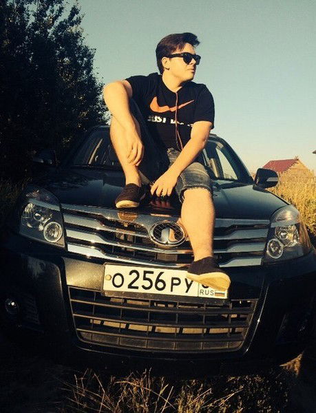 Анатолий Шустов