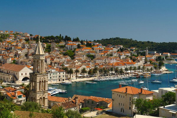 Шабнам Сафиева