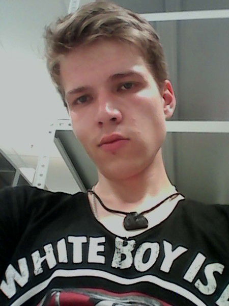 Андрей Белов