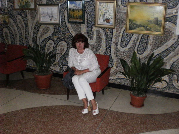 Елена Авруцкая