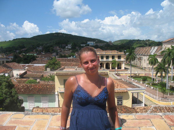 Олечка Беловочка