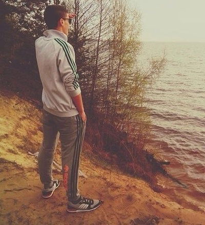 Влад Комаров