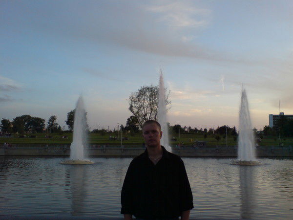 Леонид Алексеенок