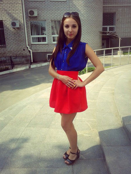 Алина Комбарова