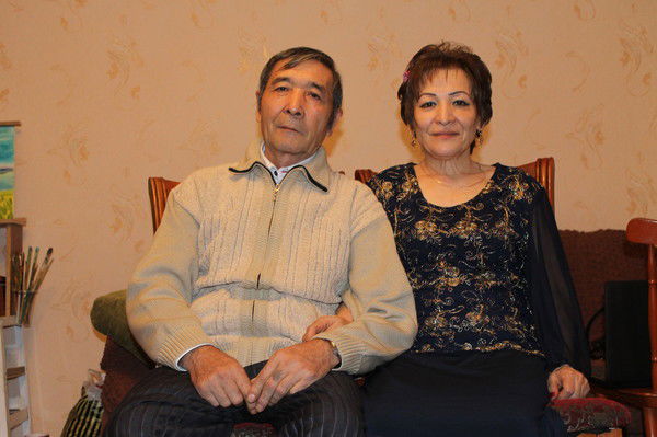 Aхат Ушуров