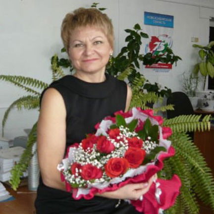 Лариса Голуб