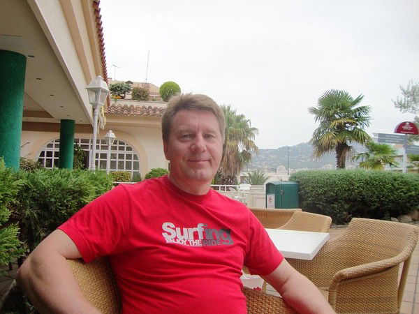 Александр Листаров