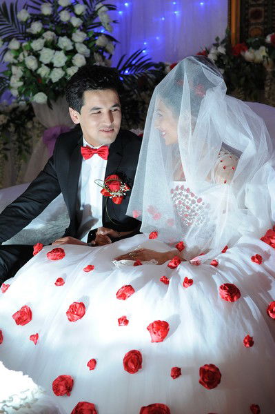 Айна Хайдарова