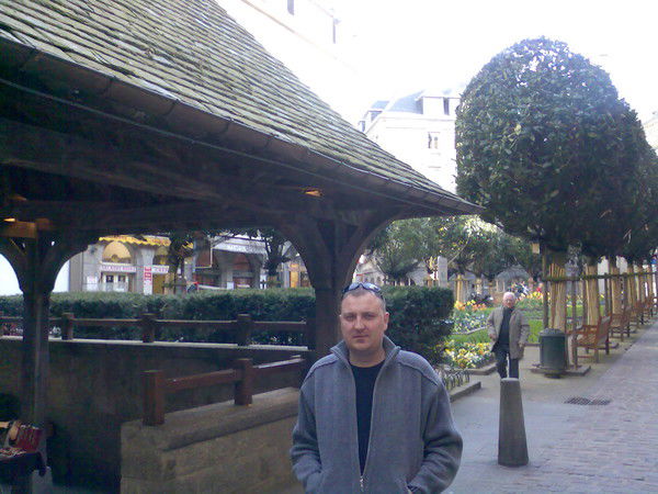 Николай Леонов