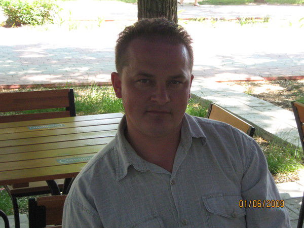 Олег Манаков