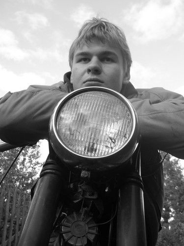 Павел Леонтьев