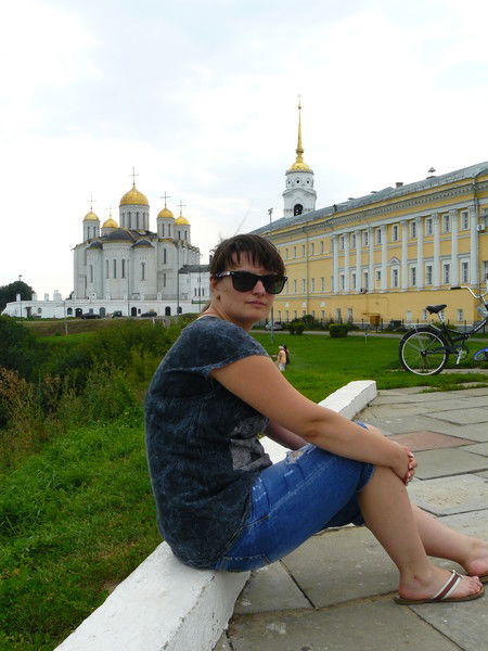 Анюта ..............