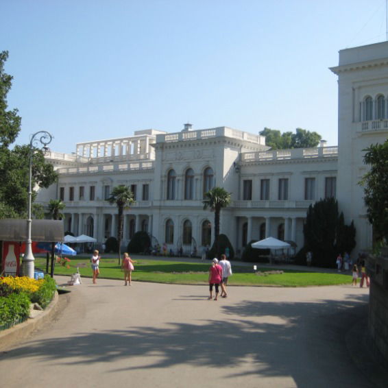 Игорь Момот