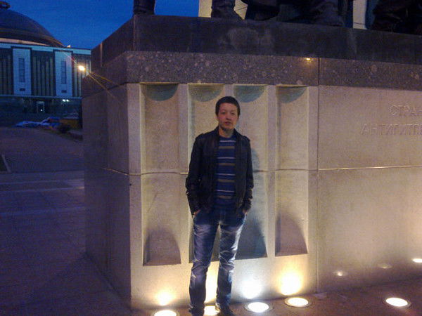 Хуршед Хидиров