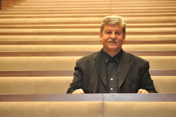 Константин Безкоровайный