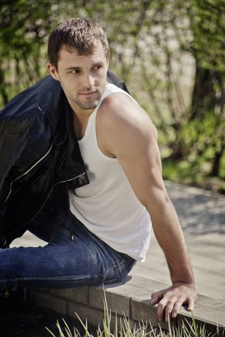 Макс Тихонов