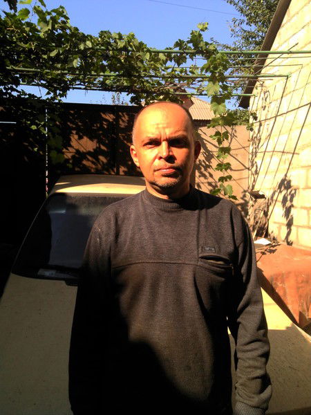 Олег Савостин