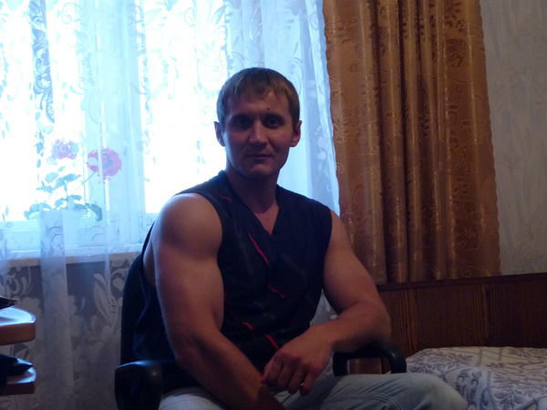 Руслан Навширванов