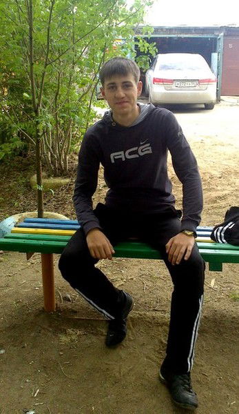 Олег Комаров