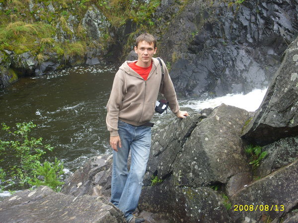 Олег Нелюбин