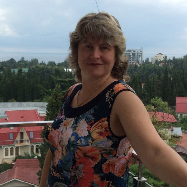 Лариса Садирова