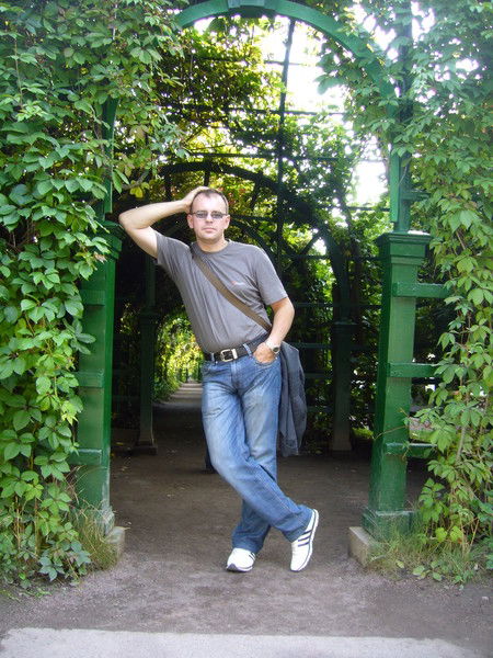 Михаил Мельников