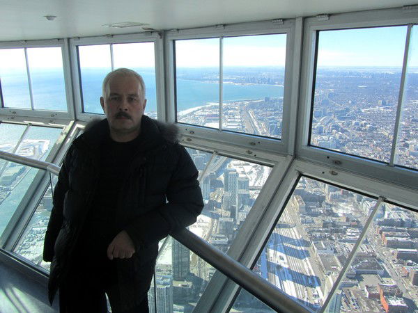 Владимир Азаров