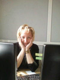 Лена Олейник