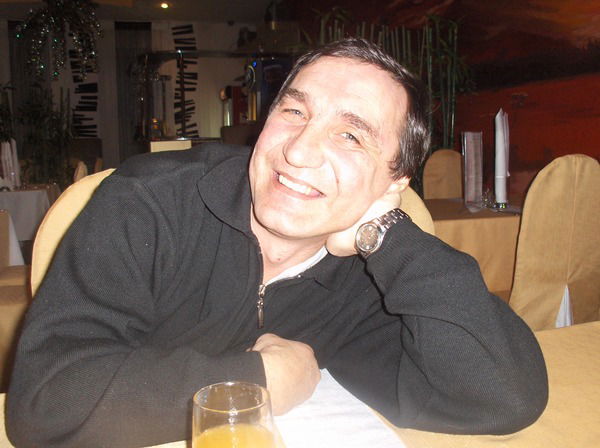 Владимир Лавров