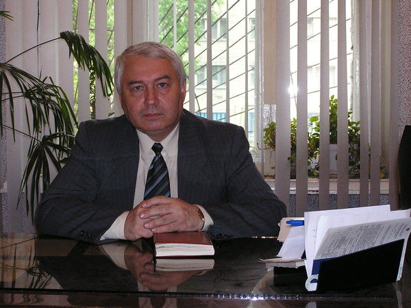 Анатолий Плотников