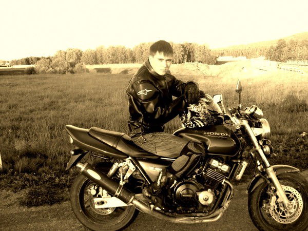 Александр Элли